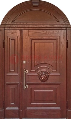 Коричневая арочная железная дверь с виноритом ДА-40 в Севастополе