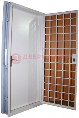 Белая стальная бронированная дверь с нитроэмалью ДБ-7 в Одинцово