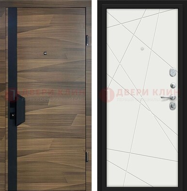 Стальная коричневая дверь МДФ c черной вставкой ДМ-267 в Одинцово
