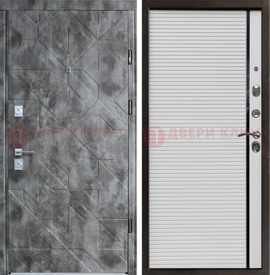 Серая металлическая дверь с панелями МДФ хайтек ДМ-466 в Санкт-Петербурге