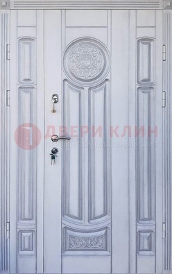 Белая двухстворчатая дверь с массивом дуба ДМД-72 в Одинцово