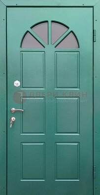 Зеленая стальная дверь со стеклом для дома ДС-28 в Одинцово