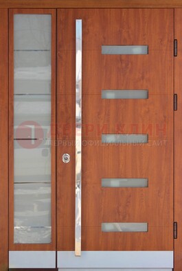 Коричневая металлическая дверь со стеклом ДС-72 в Одинцово