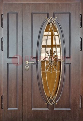 Полуторная металлическая дверь со стеклом и ковкой ДСК-108 в Сочи