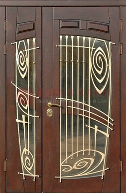 Коричневая железная дверь с большим стеклом и ковкой ДСК-203 в Одинцово