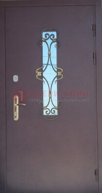 Металлическая дверь со стеклом и ковкой ДСК-77 в панельный дом в Одинцово