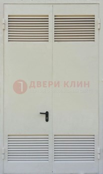 Белая металлическая техническая дверь с вентиляционной решеткой ДТ-6 в Одинцово