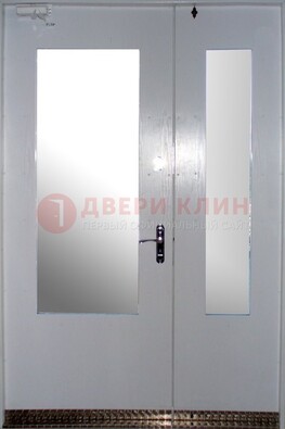 Белая  тамбурная дверь со стеклянными вставками ДТМ-18 в Одинцово