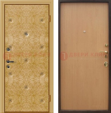 Светлая металлическая дверь с винилискожей ДВ-34 в Рязани