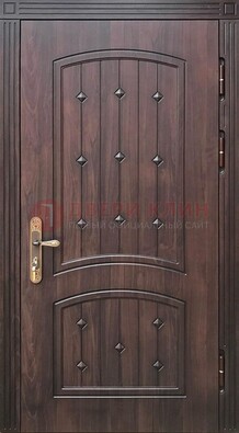 Коричневая уличная дверь с виноритом для дома ДВТ-235 в Одинцово