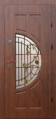 Стальная коричневая дверь с виноритом и ковкой ДВТ-82 в Одинцово